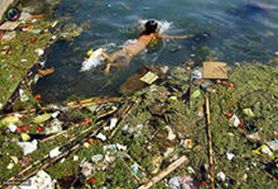 московские водоемы загрязнены различным мусором
